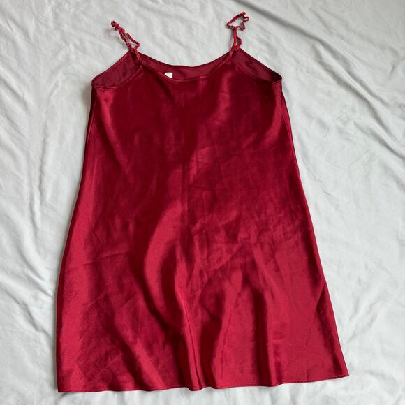 Satin and Beaux Red Satin Embroidered Nightgown Sleep Dress Medium Floral Y2K - Picture 3 of 8